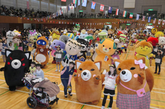 ゆるキャラ大集合 豊川でイベント、いなり寿司食べ比べも