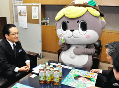 しんじょう君CMデビュー 新垣結衣さんと一緒に高知県の須崎と「十六茶」をPR