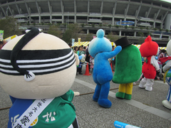 ☆動画:『みんなで綱引き』 キャラクター文化祭in新横浜2013初日