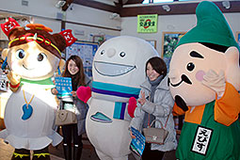 「どこでもユキちゃん」が恵庭訪問 北海道新幹線をPR