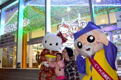人気キャラとコラボ 茨城空港でイルミ