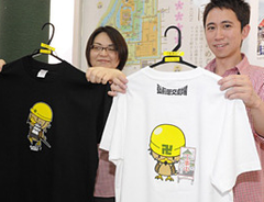 ゆるキャラ　ヘルメット姿で／弘前城改修でTシャツデザイン一新