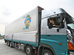 筑西市「ちっくん」を描いたトラック登場