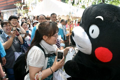 「くまモン」大忙し
