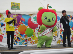 ☆動画:『アルクマのリュックの中には何が入っているの?』 キャラクター文化祭in新横浜2013 初日