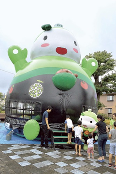 「きくのん」のエアー遊具完成